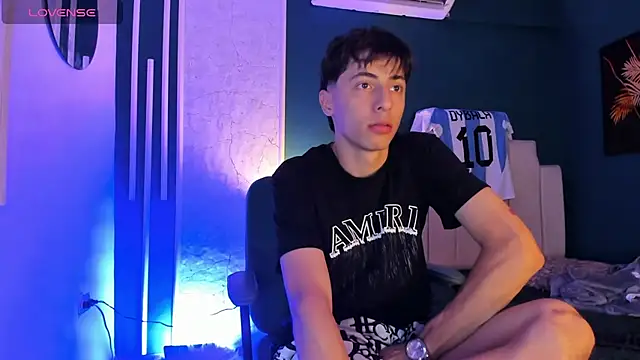 Snapshot of AlessandroDybala chatting on 1, 3, 2025 AlessandroDybala online show from 1, 3, 2025