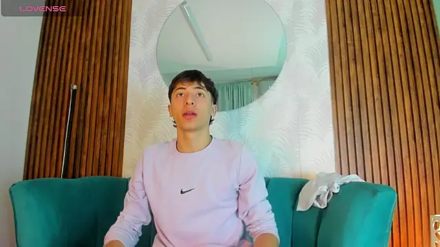 Snapshot of AlessandroDybala chatting on 7, 3, 2025 AlessandroDybala online show from 7, 3, 2025