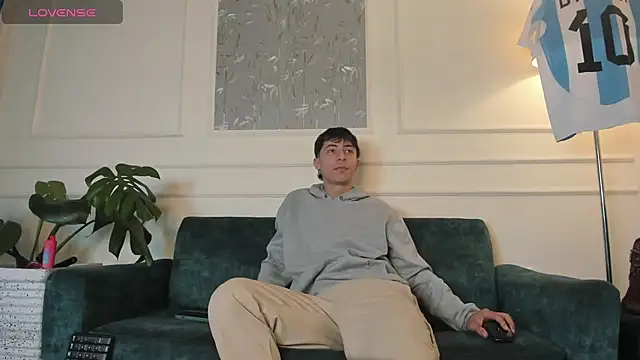 Snapshot of AlessandroDybala chatting on 8, 3, 2025 AlessandroDybala online show from 8, 3, 2025