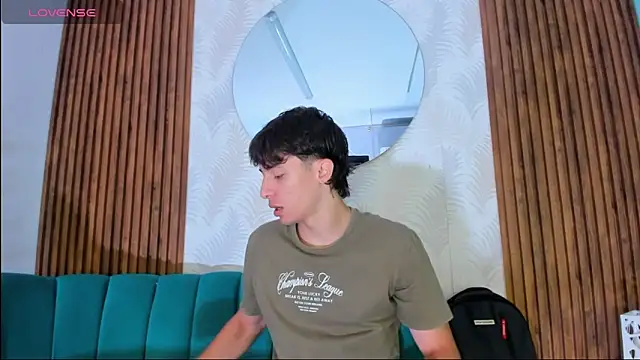 Snapshot of AlessandroDybala chatting on 15, 10, 2025 AlessandroDybala online show from 15, 10, 2025