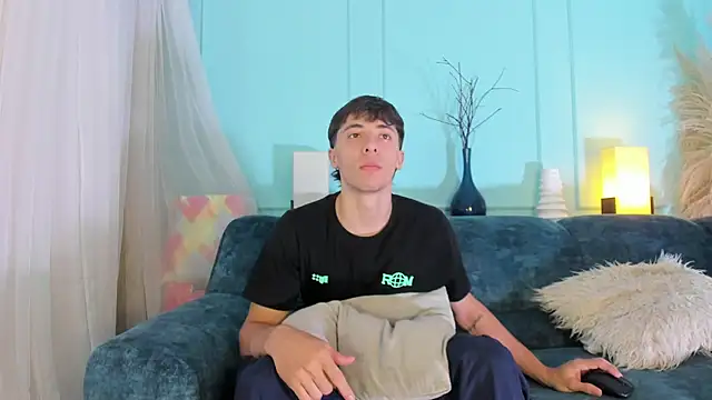 Snapshot of AlessandroDybala chatting on 8, 11, 2025 AlessandroDybala online show from 8, 11, 2025