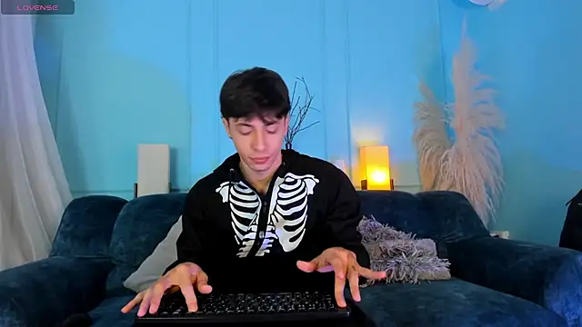 Snapshot of AlessandroDybala chatting on 26, 11, 2025 AlessandroDybala online show from 26, 11, 2025