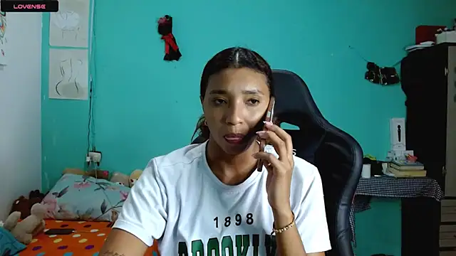 sensitive brunette online show from 13, 2, 2026