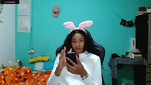 sensitive brunette online show from 23, 2, 2026