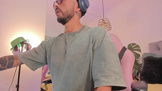 Tom cooper  online show from 25, 11, 2025