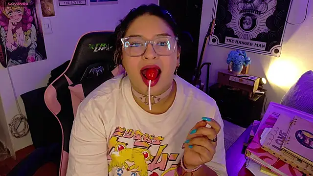 Snapshot of mollyshake1 chatting on 28, 3, 2026 mollyshake1 online show from 28, 3, 2026