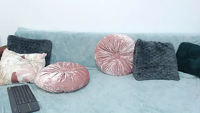 Snapshot of RebecaMur chatting on 19, 9, 2025 RebecaMur online show from 19, 9, 2025