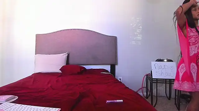 yiauana online show from 10, 11, 2025