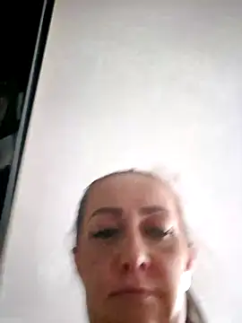 AvaLloyd online show from 25, 2, 2025