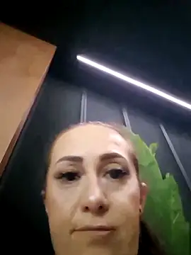 AvaLloyd online show from 6, 3, 2025