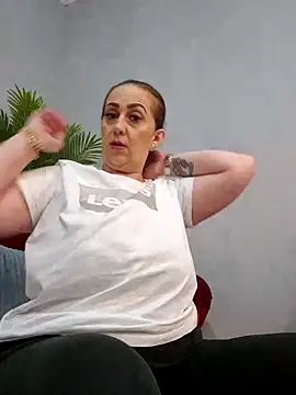 AvaLloyd online show from 17, 3, 2025