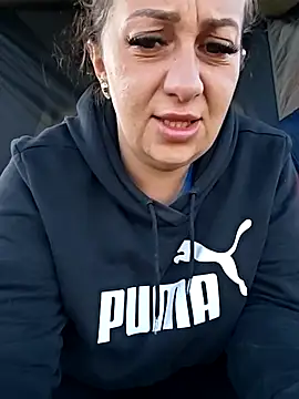 AvaLloyd online show from 21, 9, 2025