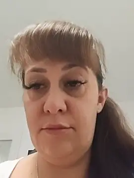 AvaLloyd online show from 17, 11, 2025