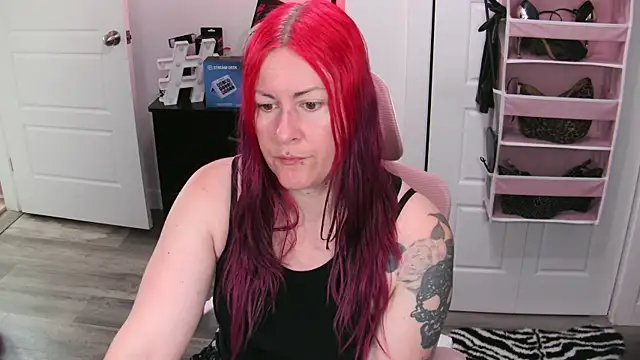 Snapshot of gennyrock chatting on 5, 6, 2026 gennyrock online show from 5, 6, 2026