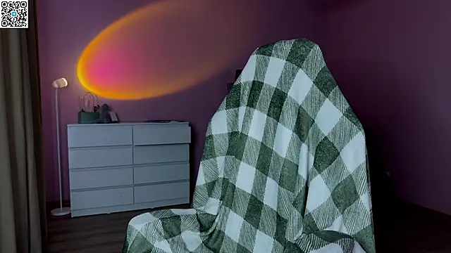 Snapshot of Ameliia_castro chatting on 12, 11, 2025 Ameliia castro online show from 12, 11, 2025