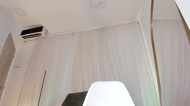 Petite Lucie online show from 24, 9, 2025