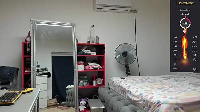 Snapshot of supermanboy94 chatting on 30, 12, 2024 supermanboy94 online show from 30, 12, 2024