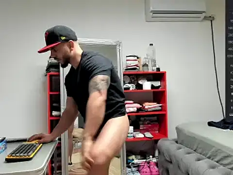 Snapshot of supermanboy94 chatting on 3, 2, 2025 supermanboy94 online show from 3, 2, 2025