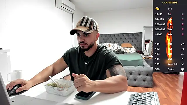 Snapshot of supermanboy94 chatting on 6, 10, 2025 supermanboy94 online show from 6, 10, 2025