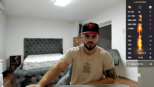 Snapshot of supermanboy94 chatting on 21, 11, 2025 supermanboy94 online show from 21, 11, 2025