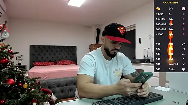 Snapshot of supermanboy94 chatting on 16, 12, 2025 supermanboy94 online show from 16, 12, 2025