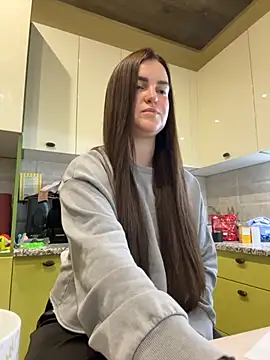 Karolina llove online show from 6, 11, 2025