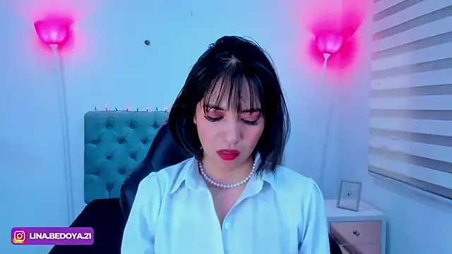 lina bedoya  online show from 28, 1, 2025