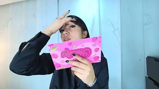 lina bedoya  online show from 15, 12, 2025