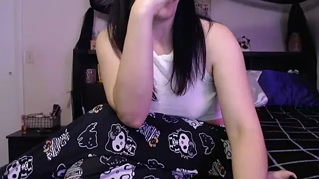 Snapshot of CrystalLakeXO chatting on 12, 6, 2026 CrystalLakeXO online show from 12, 6, 2026