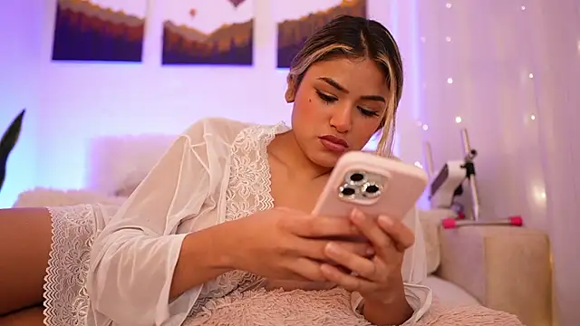 SaraParisi online show from 3, 1, 2025