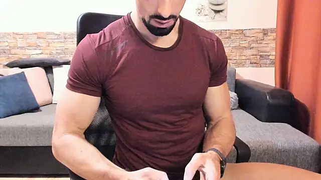 HotHunkTrainer online show from 26, 11, 2025