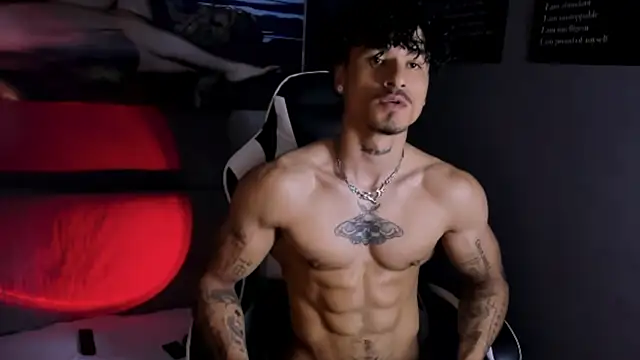 Snapshot of Thomas_Fit1 chatting on 17, 4, 2026 Thomas Fit1 online show from 17, 4, 2026