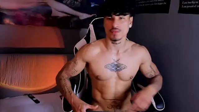 Snapshot of Thomas_Fit1 chatting on 22, 4, 2026 Thomas Fit1 online show from 22, 4, 2026