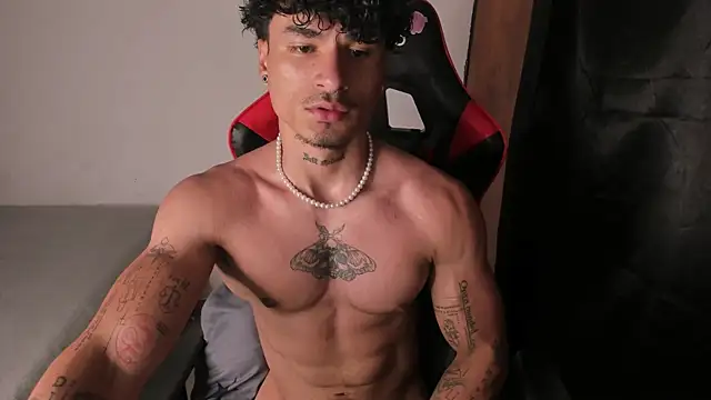 Snapshot of Thomas_Fit1 chatting on 23, 5, 2026 Thomas Fit1 online show from 23, 5, 2026