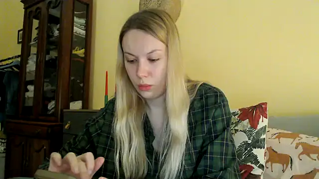 Scarlettford online show from 12, 12, 2024