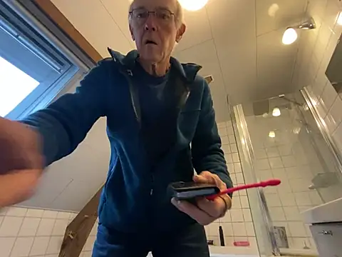 Snapshot of martxxxxx chatting on 15, 11, 2025 martxxxxx online show from 15, 11, 2025