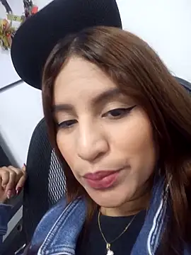 AnthonelaDuque online show from 16, 12, 2025