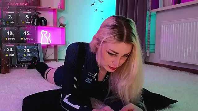 Snapshot of Inchcaser_ chatting on 26, 10, 2025 Inchcaser online show from 26, 10, 2025