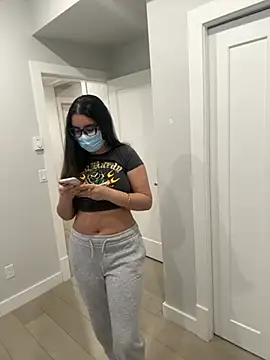 jAsMinE678 online show from 8, 3, 2026