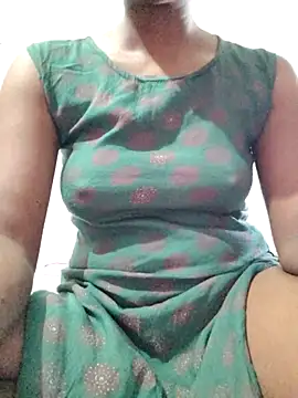 rituporna2004 online show from 6, 11, 2025