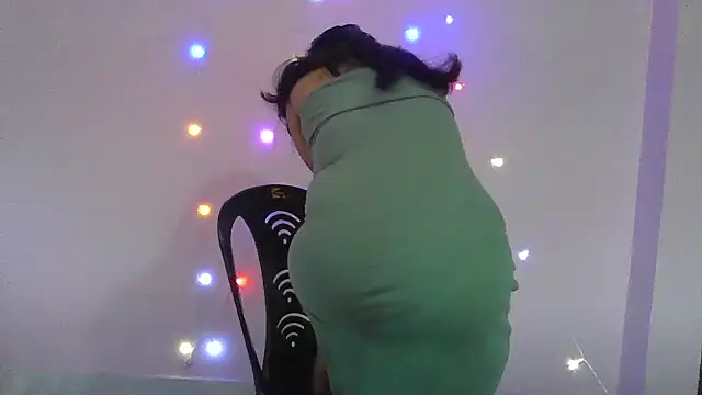 Snapshot of my-laila chatting on 16, 10, 2025 my-laila online show from 16, 10, 2025