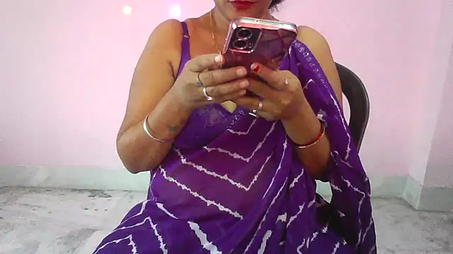 Snapshot of my-laila chatting on 13, 11, 2025 my-laila online show from 13, 11, 2025
