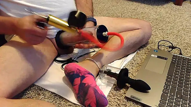 Snapshot of femgui69 chatting on 4, 11, 2025 femgui69 online show from 4, 11, 2025