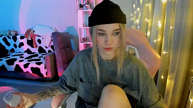 Snapshot of Ledy_WWWII chatting on 19, 12, 2024 Ledy WWWII online show from 19, 12, 2024