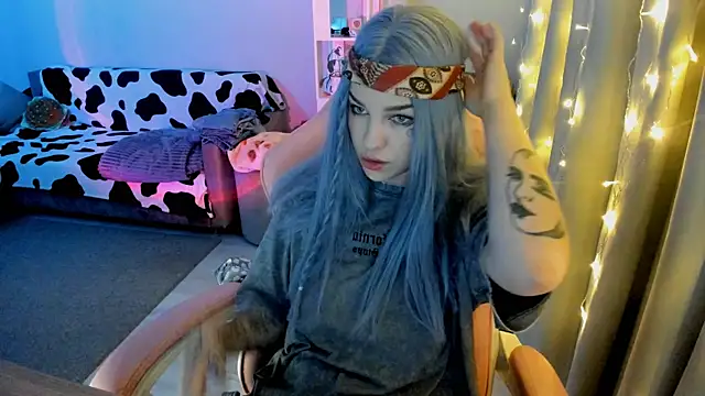 Snapshot of Ledy_WWWII chatting on 17, 1, 2025 Ledy WWWII online show from 17, 1, 2025