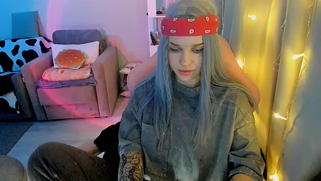 Snapshot of Ledy_WWWII chatting on 19, 1, 2025 Ledy WWWII online show from 19, 1, 2025