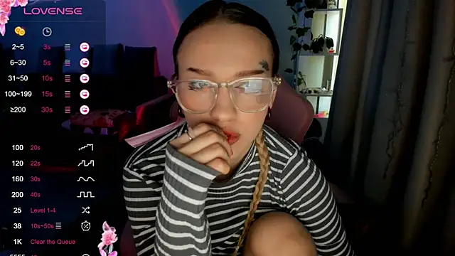 Snapshot of Ledy_WWWII chatting on 11, 2, 2025 Ledy WWWII online show from 11, 2, 2025