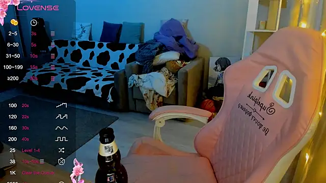 Snapshot of Ledy_WWWII chatting on 19, 2, 2025 Ledy WWWII online show from 19, 2, 2025