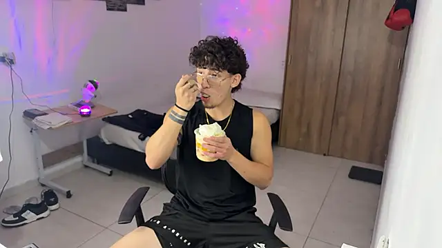 Kisan Smith online show from 11, 11, 2025