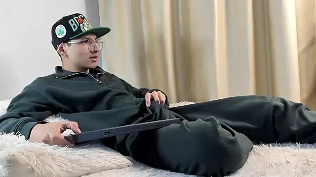 a lejandro 0 8 online show from 14, 12, 2024